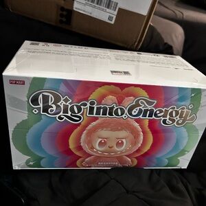 AUTHENTIC LABUBUs Pop Mart Big into Energy Figure